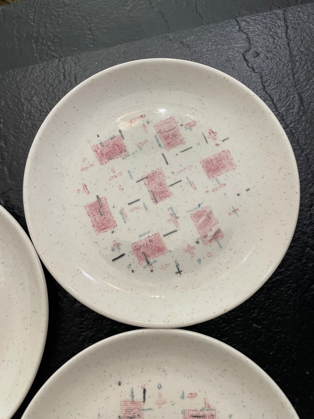 Vernon Metlox Tickled Pink Ceramic Bread Plates, Pink Geometric Pattern Set of 3 - Picture 4 of 7